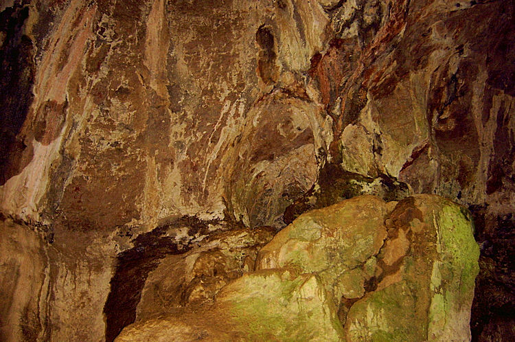 Rich colour in Thor's Cave