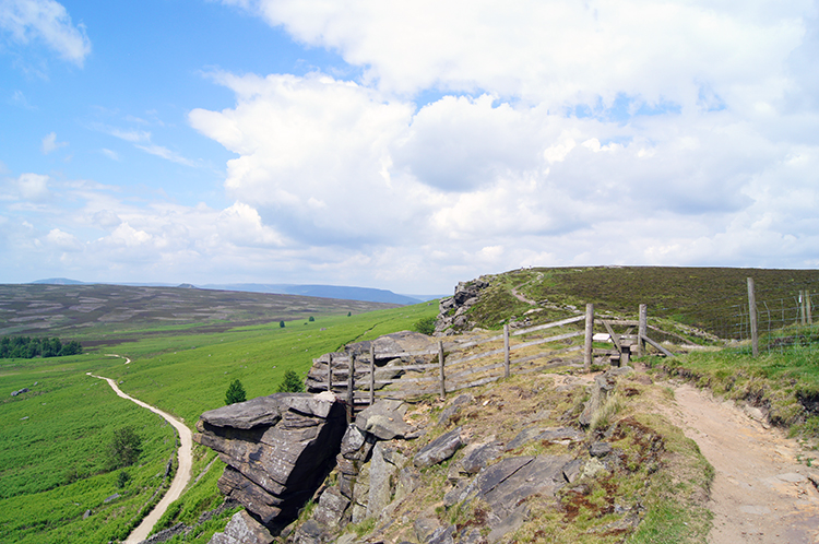 Following the high path along Stanage Edge