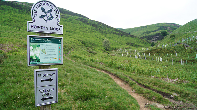 Approaching Howden Moor