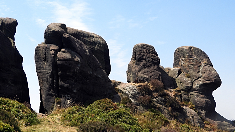 Rock pillars of Hen Cloud