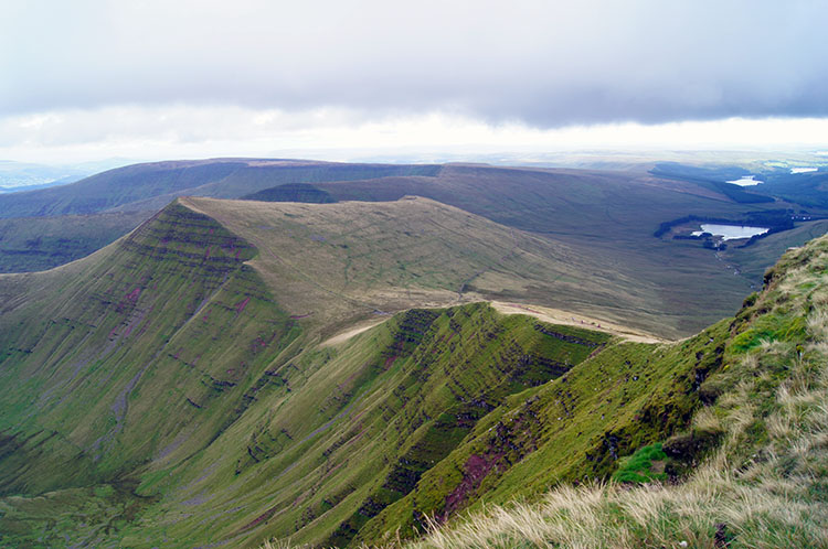 Looking towards Cribyn from Pen y Fan