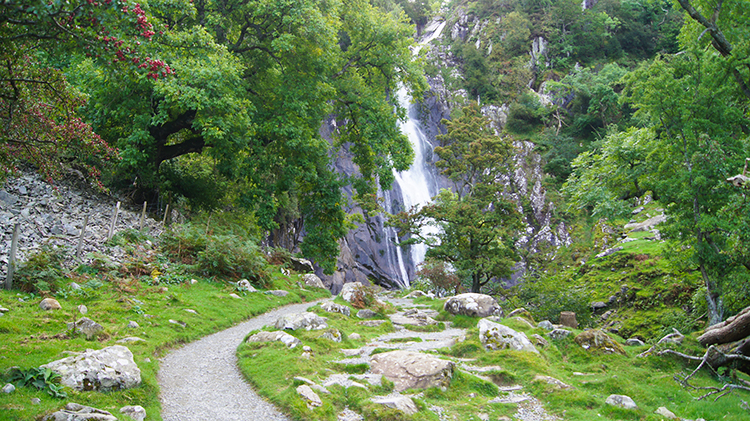 Aber Falls straight ahead