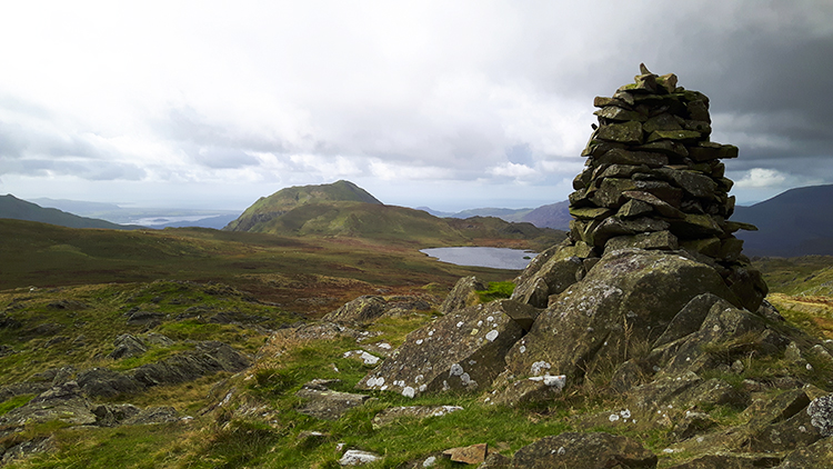 Cairn near Llyn yr Adar