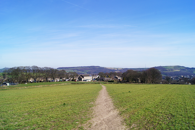 Field crossing to Netherthong